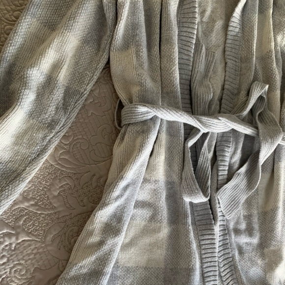 Banana Republic Cardigan Size Large - Picture 2 of 5